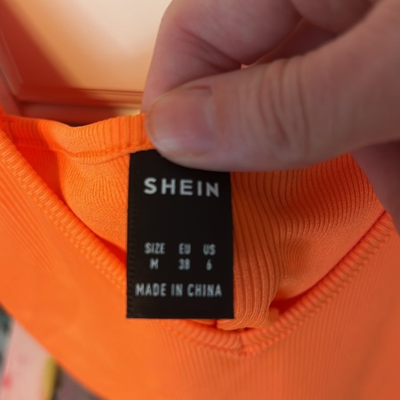 Crop top! - Picture 4 of 4